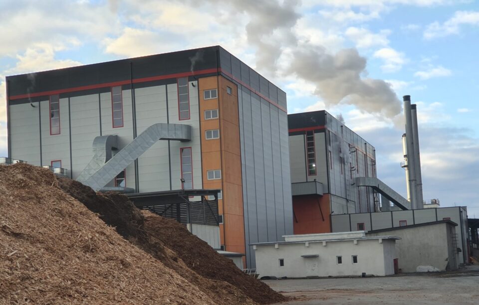 Centrala de termoficare a Sucevei funcționează pe biomasă și produce energie termică în cogenerare cu cea electrică Centrala de termoficare a Sucevei funcționează pe biomasă și produce energie termică în cogenerare cu cea electrică