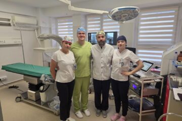 Doctorii Ciprian Mitric și Paul Boarescu și asistentele medicale Lăcrămioara Blanariu și Măriuca Azoicăi, desemnați „Echipa medicală a anului” Doctorii Ciprian Mitric și Paul Boarescu și asistentele medicale Lăcrămioara Blanariu și Măriuca Azoicăi, desemnați „Echipa medicală a anului”