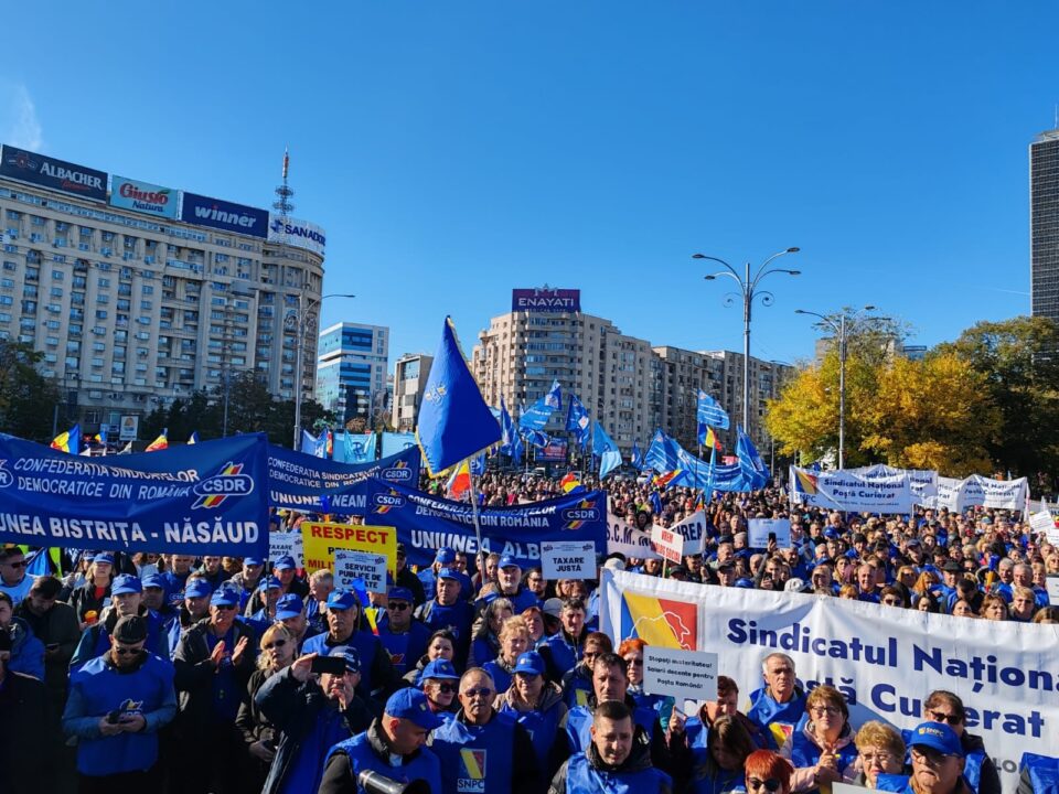 Angajați din învățământul sucevean, la protestul din Capitală, nemulțumiți față de tăierile din sistem