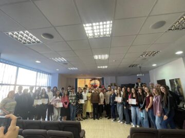 „Dansând prin timp”, o incursiune în istorie și cultura media, la Liceul Tehnologic din Vicovu de Sus