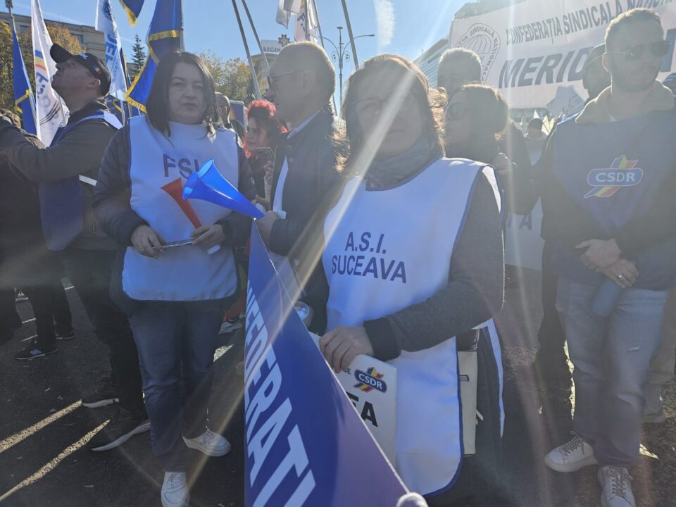 Angajați din învățământul sucevean, la protestul din Capitală, nemulțumiți față de tăierile din sistem