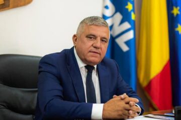 Președintele CJ Suceava, Gheorghe Șoldan, i-a dat asigurări liberalului Dumitru Mihalescul că va aloca 500.000 de lei pentru termoficarea din Rădăuți Președintele CJ Suceava, Gheorghe Șoldan, i-a dat asigurări liberalului Dumitru Mihalescul că va aloca 500.000 de lei pentru termoficarea din Rădăuți