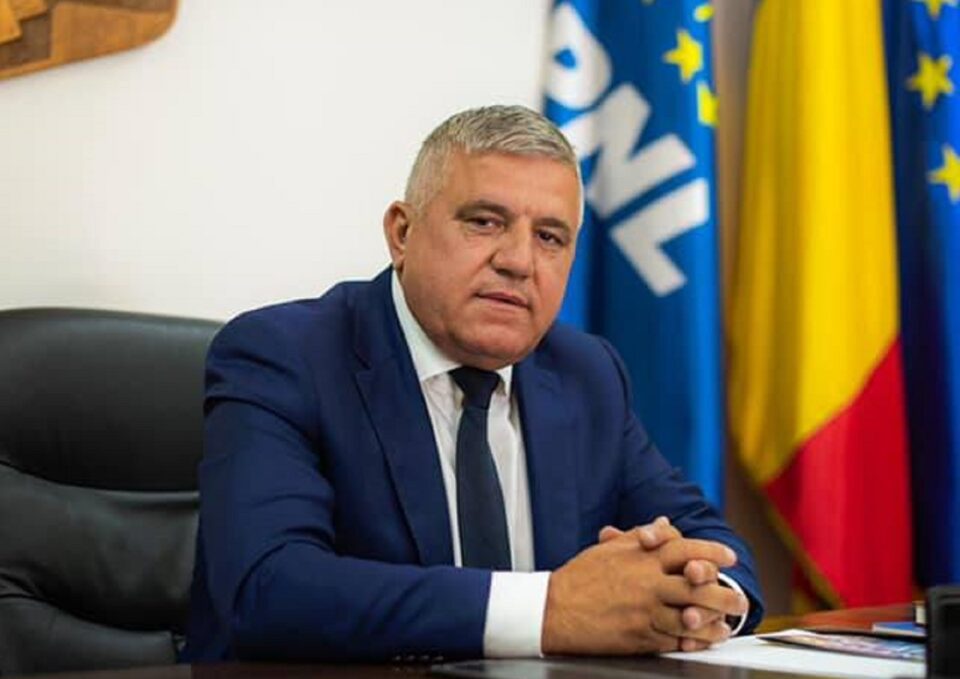 Președintele CJ Suceava, Gheorghe Șoldan, i-a dat asigurări liberalului Dumitru Mihalescul că va aloca 500.000 de lei pentru termoficarea din Rădăuți Președintele CJ Suceava, Gheorghe Șoldan, i-a dat asigurări liberalului Dumitru Mihalescul că va aloca 500.000 de lei pentru termoficarea din Rădăuți