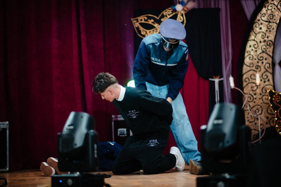 Balul Bobocilor 2025 – Midnight Masquerade la Liceul Teoretic „Iorgu Vârnav Liteanu” din Liteni: o seară de magie, rafinament și tinerețe