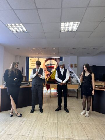 „Dansând prin timp”, o incursiune în istorie și cultura media, la Liceul Tehnologic din Vicovu de Sus