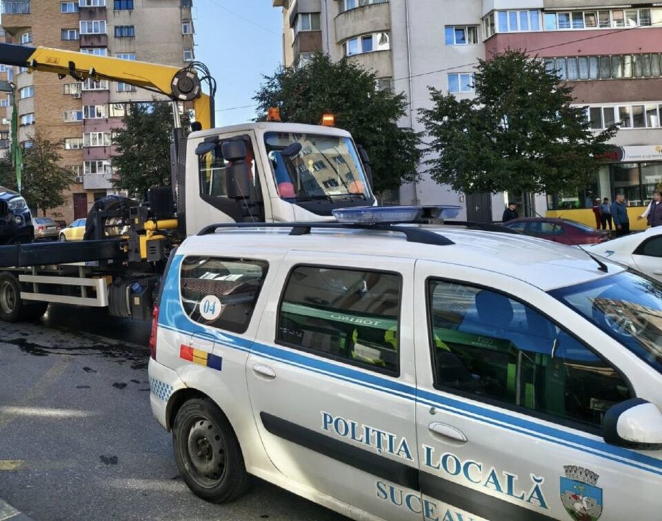 Politia Locala Suceava intervine și prin mutarea masinilor care încurcă programul de curățenie