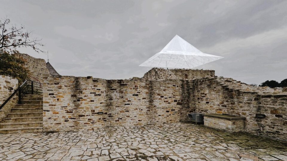 Forma originală a zidurilor Cetății de Scaun va fi sugerată printr-o plasă metalică specială, montată deasupra zidurilor