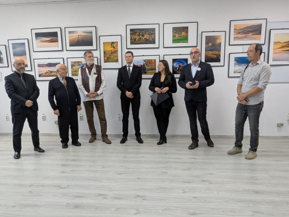 „Bucovina – Pe dealuri neumblate IV”, 30 de fotografii, 21 de expozanți, la Galeria de artă Zamca „Bucovina – Pe dealuri neumblate IV”, 30 de fotografii, 21 de expozanți, la Galeria de artă Zamca