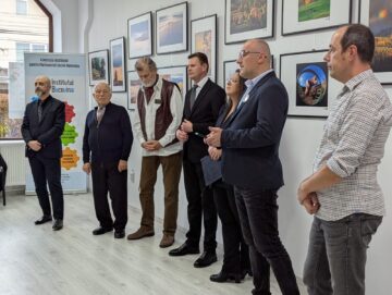 „Bucovina – Pe dealuri neumblate IV”, 30 de fotografii, 21 de expozanți, la Galeria de artă Zamca