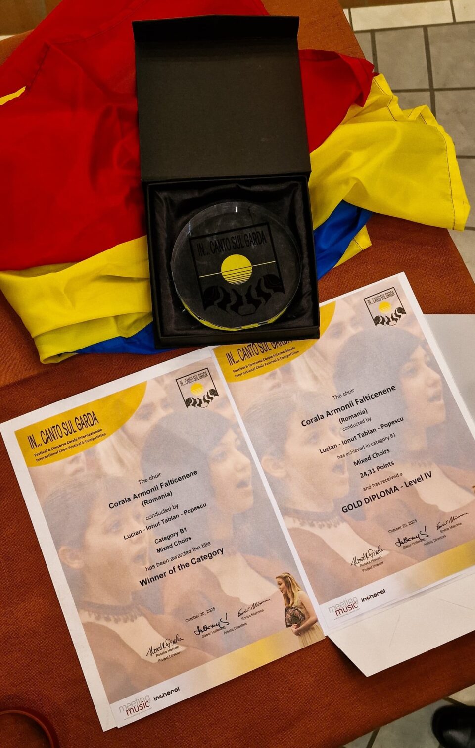Corala „Armonii Fălticenene” a obținut medalie de aur la Festivalul „În… Canto sul Garda”, desfășurat în Italia