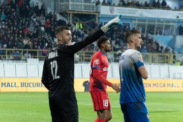 Stejărel Vișinar, în dreapta imaginii, a avut o prestație solidă în meciul cu FCSB Stejărel Vișinar, în dreapta imaginii, a avut o prestație solidă în meciul cu FCSB