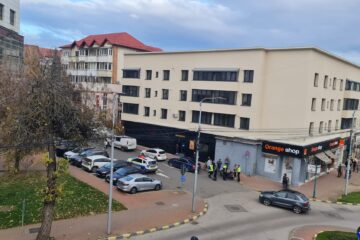 Motociclist rănit în sens giratoriu, în centrul Sucevei Motociclist rănit în sens giratoriu, în centrul Sucevei