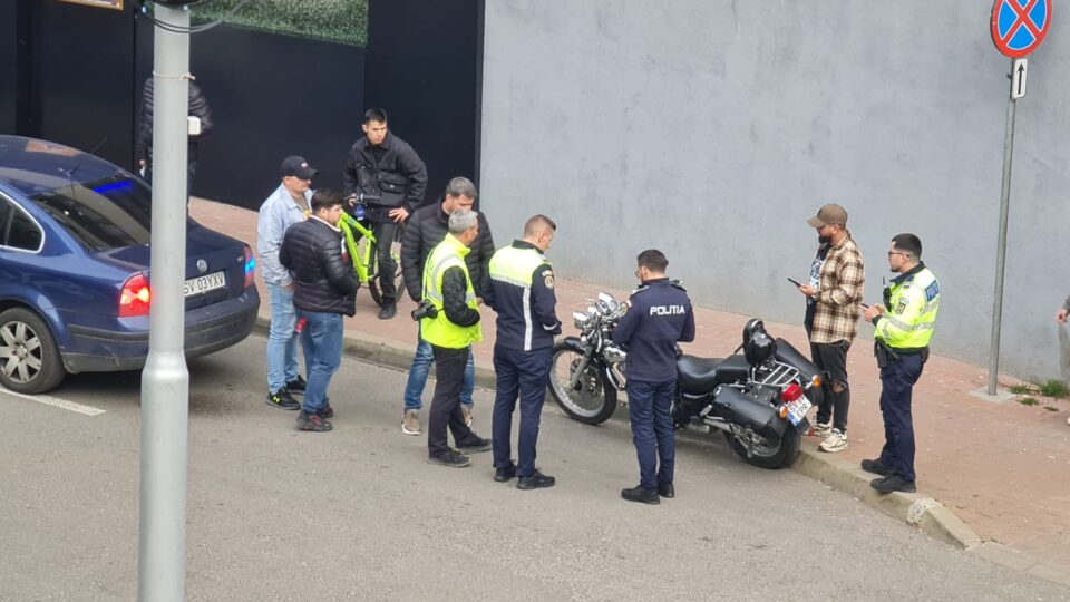 Motociclist rănit în sens giratoriu, în centrul Sucevei