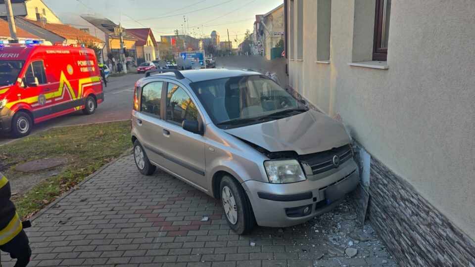 Două femei au fost transportate la spital după un accident în Rădăuți Două femei au fost transportate la spital după un accident în Rădăuți