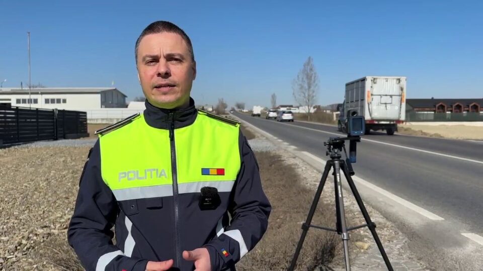 Trei șoferi băuți, prinși după urmăriri în trafic, în aceeași noapte. Unul dintre fugari s-a răsturnat în timp ce fugea de două echipaje de poliție