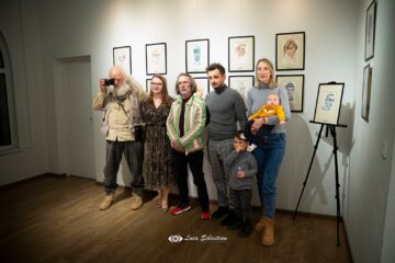 O impresionantă colecție de caricaturi realizate de artistul sucevean Ovidiu Stanciu a ajuns la Turda