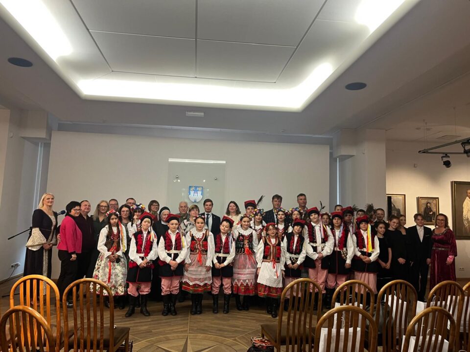 Elevi și cadre didactice de la Școala Gimnazială Cacica, în Polonia, în cadrul proiectului „Prietenie fără frontiere”