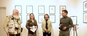 O impresionantă colecție de caricaturi realizate de artistul sucevean Ovidiu Stanciu a ajuns la Turda