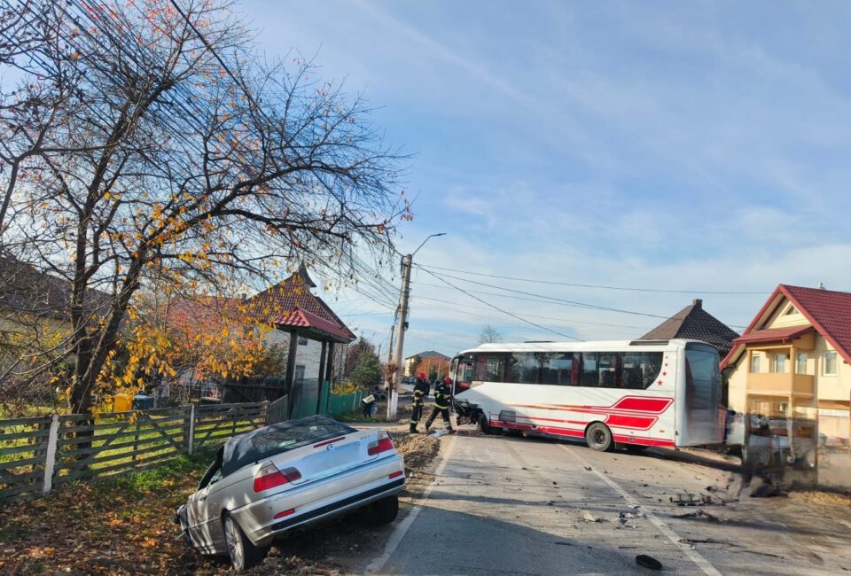 Accident cu implicarea unui autocar, la Vicovu de Sus