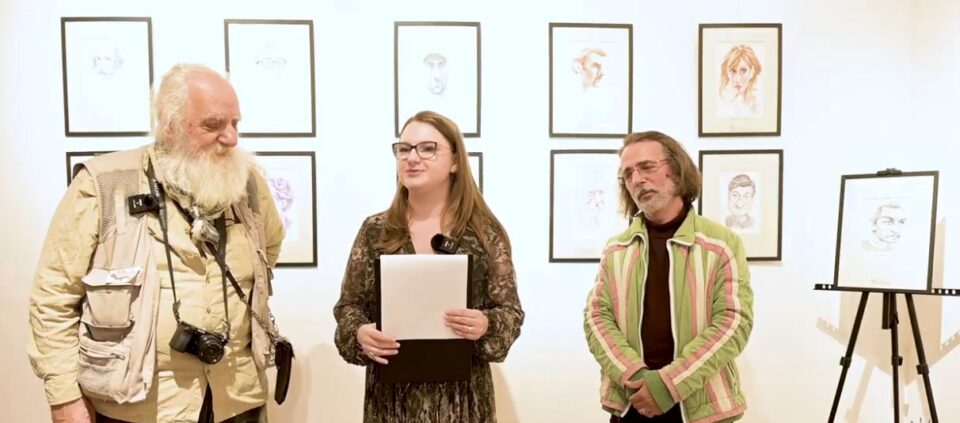 O impresionantă colecție de caricaturi realizate de artistul sucevean Ovidiu Stanciu a ajuns la Turda