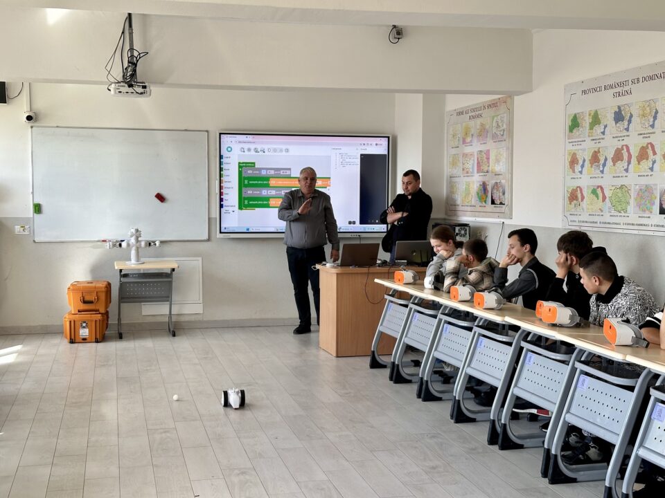 Elevii din Edineț, fascinați de vizita la Liceul Tehnologic „Ștefan cel Mare” Cajvana