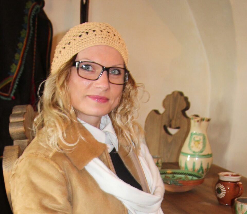 Daniela Negurici a plecat la Ceruri mult prea devreme. La doar 51 de ani. Regrete din partea colegilor de la Monitorul de Suceava Daniela Negurici a plecat la Ceruri mult prea devreme. La doar 51 de ani. Regrete din partea colegilor de la Monitorul de Suceava