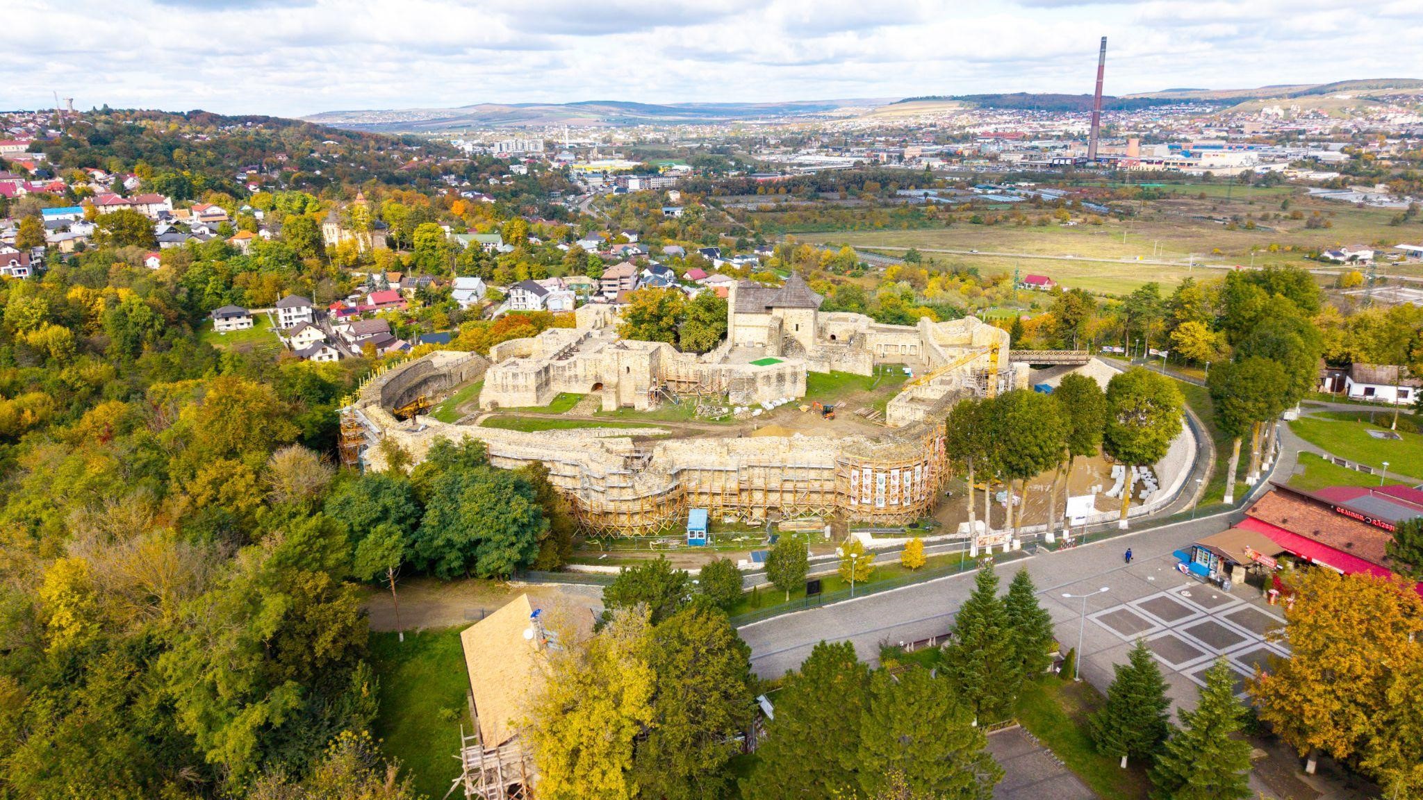 Gheorghe Șoldan a anunțat că în primul său an de mandat CJ Suceava a început două investiții majore la Cetatea de Scaun