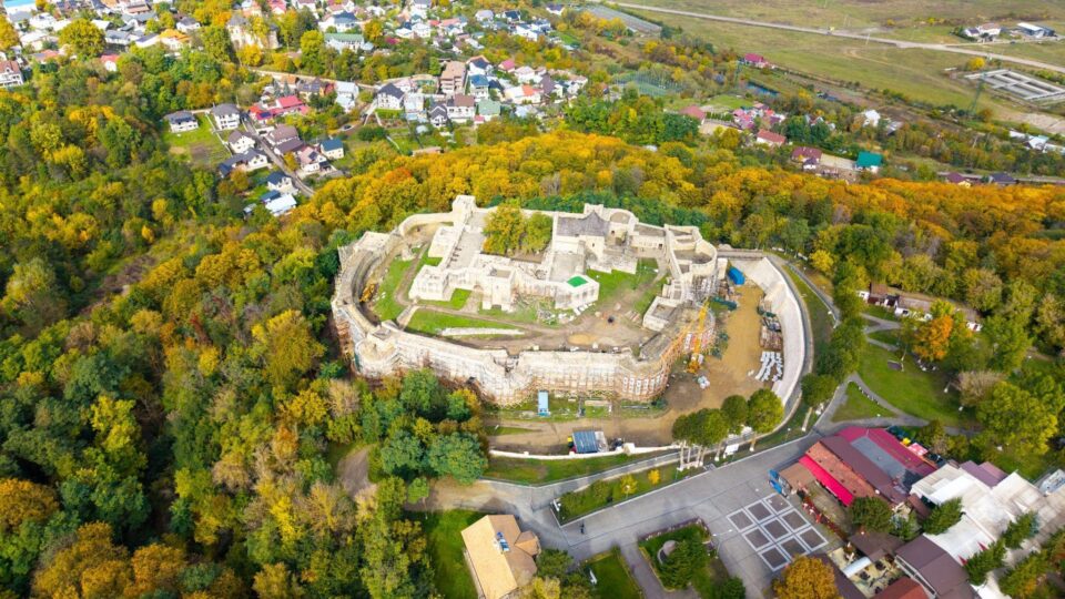 Gheorghe Șoldan a anunțat că în primul său an de mandat CJ Suceava a început două investiții majore la Cetatea de Scaun Gheorghe Șoldan a anunțat că în primul său an de mandat CJ Suceava a început două investiții majore la Cetatea de Scaun