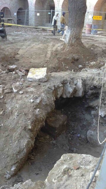 Accesul la cisterna din Evul Mediu