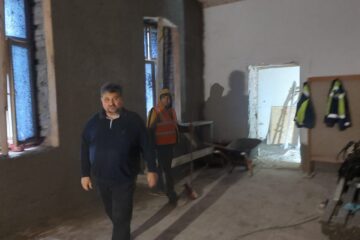 Directorul Muzeului Național al Bucovinei, dr. Emil Ursu