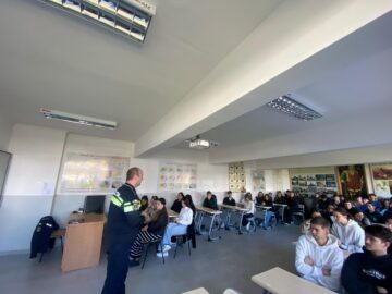 Elevi și profesori, instruiți pentru un mediu sigur, la Liceul Tehnologic „Ștefan cel Mareˮ din Cajvana