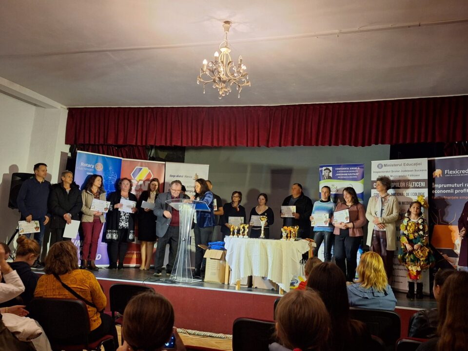 Elevi ai Colegiului „Eminescu” și ai Clubului Copiilor Fălticeni, câștigători la un concurs de ecologie și protecția mediului Elevi ai Colegiului „Eminescu” și ai Clubului Copiilor Fălticeni, câștigători la un concurs de ecologie și protecția mediului
