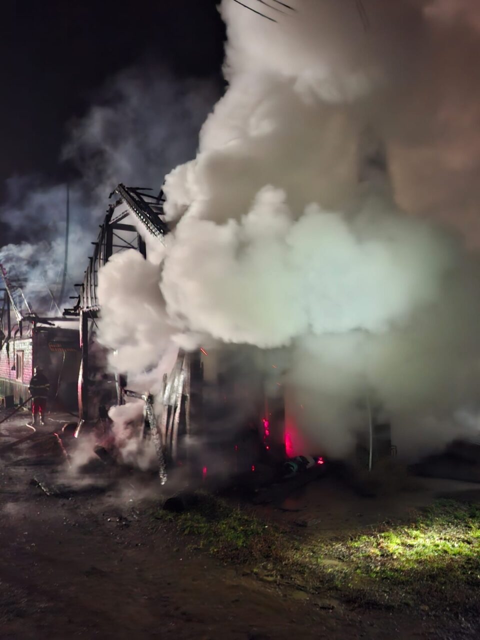 Incendiu foarte puternic într-o gospodărie din Păltinoasa