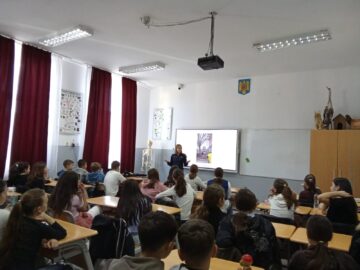 Elevi și profesori, instruiți pentru un mediu sigur, la Liceul Tehnologic „Ștefan cel Mareˮ din Cajvana