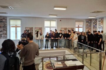 28 de panouri foto-documentare care prezintă conace boierești din nordul Moldovei și Bucovina istorică, expuse la Muzeul de Istorie 28 de panouri foto-documentare care prezintă conace boierești din nordul Moldovei și Bucovina istorică, expuse la Muzeul de Istorie