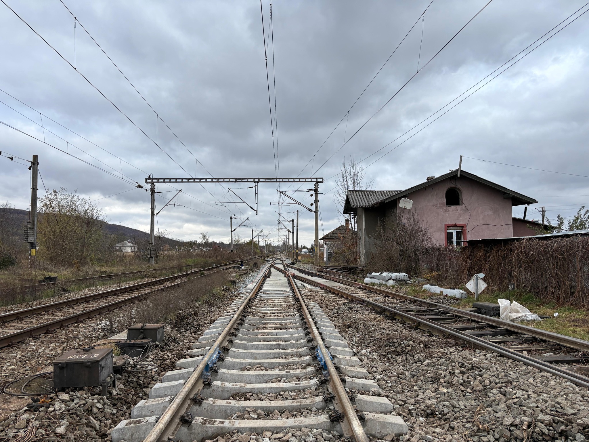 Lucrările care întârzie des trenurile de Suceava au ajuns la un stadiu de 90%