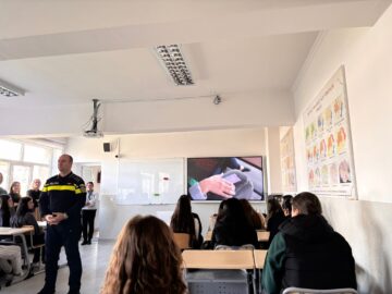 Elevi și profesori, instruiți pentru un mediu sigur, la Liceul Tehnologic „Ștefan cel Mareˮ din Cajvana