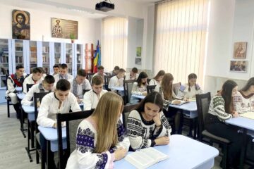 Au început înscrierile în programul eparhial Ora de Biblie, ed. a IV-a Au început înscrierile în programul eparhial Ora de Biblie, ed. a IV-a