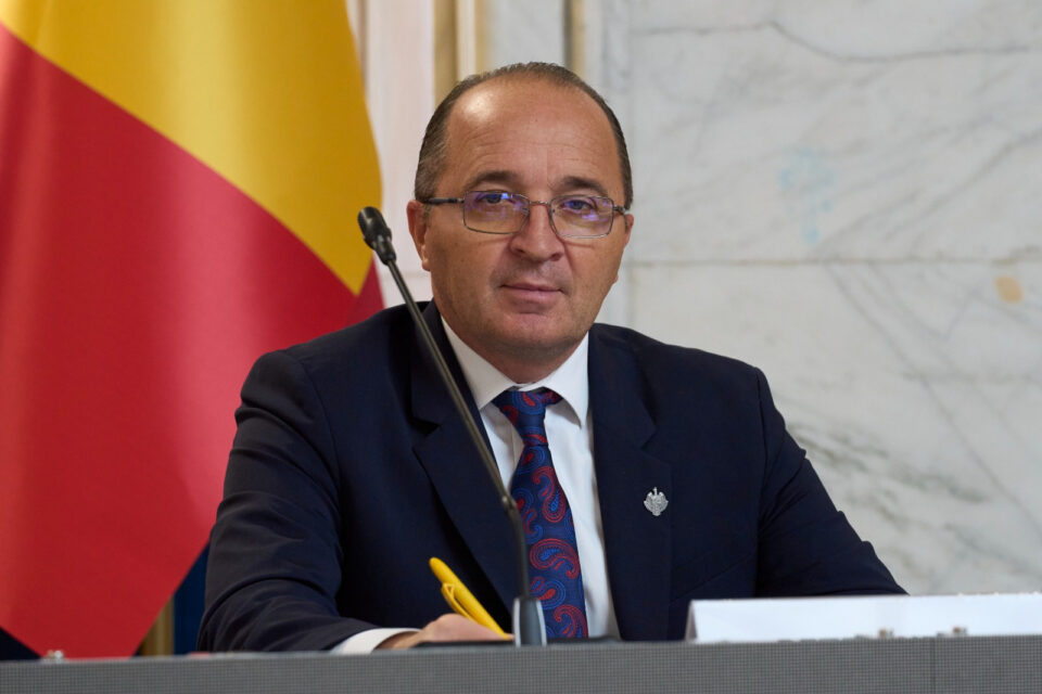 Deputatul AUR Petru Gabriel Negrea solicită Guvernului și Parlamentului eliminarea „obligațiilor inutile” impuse IMM-urilor Deputatul AUR Petru Gabriel Negrea solicită Guvernului și Parlamentului eliminarea „obligațiilor inutile” impuse IMM-urilor