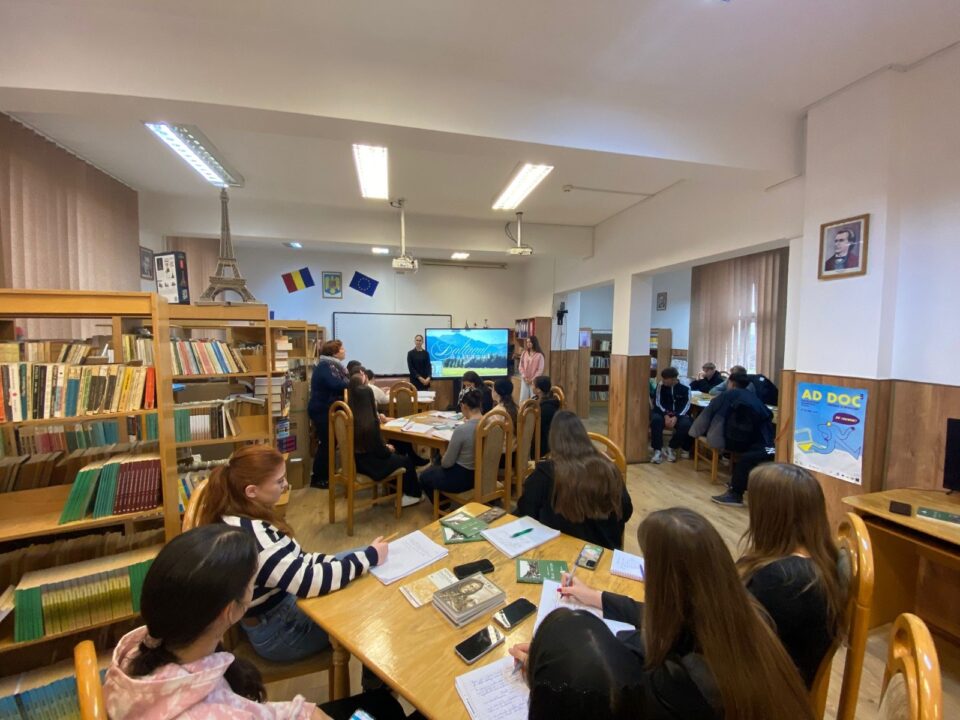 „Medalion literar. Pe urmele lui Sadoveanu…” – redescoperind lectura și bucuria povestirii la Liteni „Medalion literar. Pe urmele lui Sadoveanu…” – redescoperind lectura și bucuria povestirii la Liteni