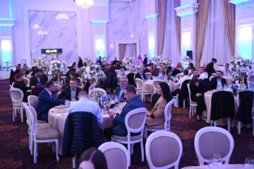 Cotidianul Monitorul de Suceava a primit „Trofeul special” la Gala Excelenței în Afaceri pentru 30 de ani de existență