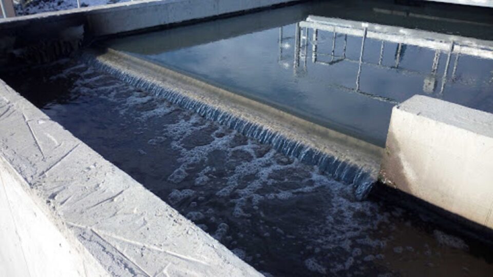 Primarul din Câmpulung Moldovenesc, Mihăiță Negură, a semnat contractul de 5 milioane de euro pentru reabilitarea stației de epurare Primarul din Câmpulung Moldovenesc, Mihăiță Negură, a semnat contractul de 5 milioane de euro pentru reabilitarea stației de epurare