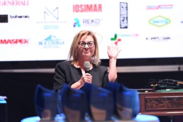 Cotidianul Monitorul de Suceava a primit „Trofeul special” la Gala Excelenței în Afaceri pentru 30 de ani de existență