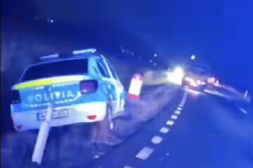Accident între o mașină de poliție și un alt autovehicul pe șoseaua de centură din Rădăuți Accident între o mașină de poliție și un alt autovehicul pe șoseaua de centură din Rădăuți