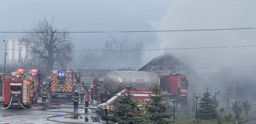 Un turist a murit după ce pensiunea în care era cazat a luat foc