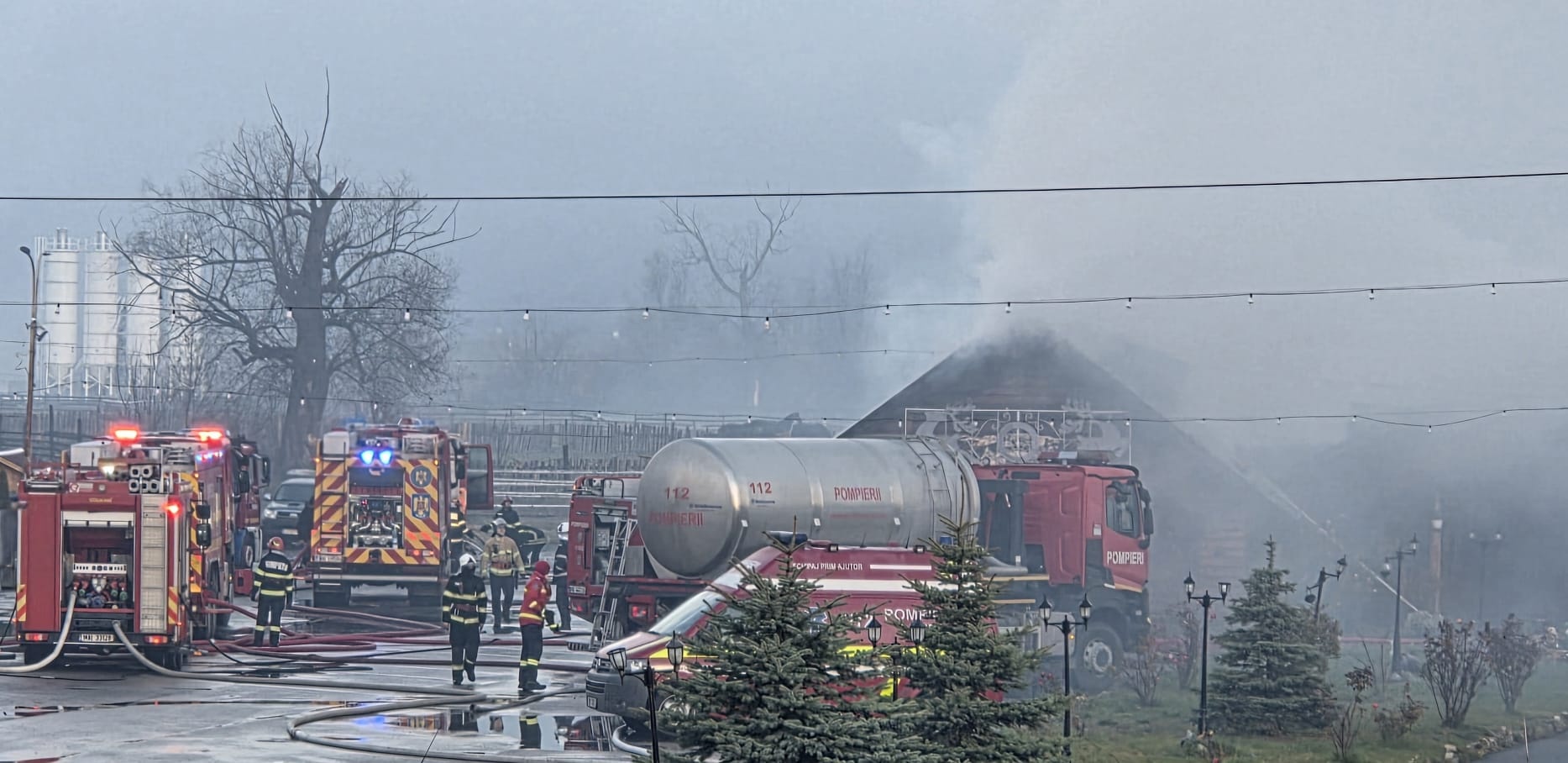 Un turist a murit după ce pensiunea în care era cazat a luat foc