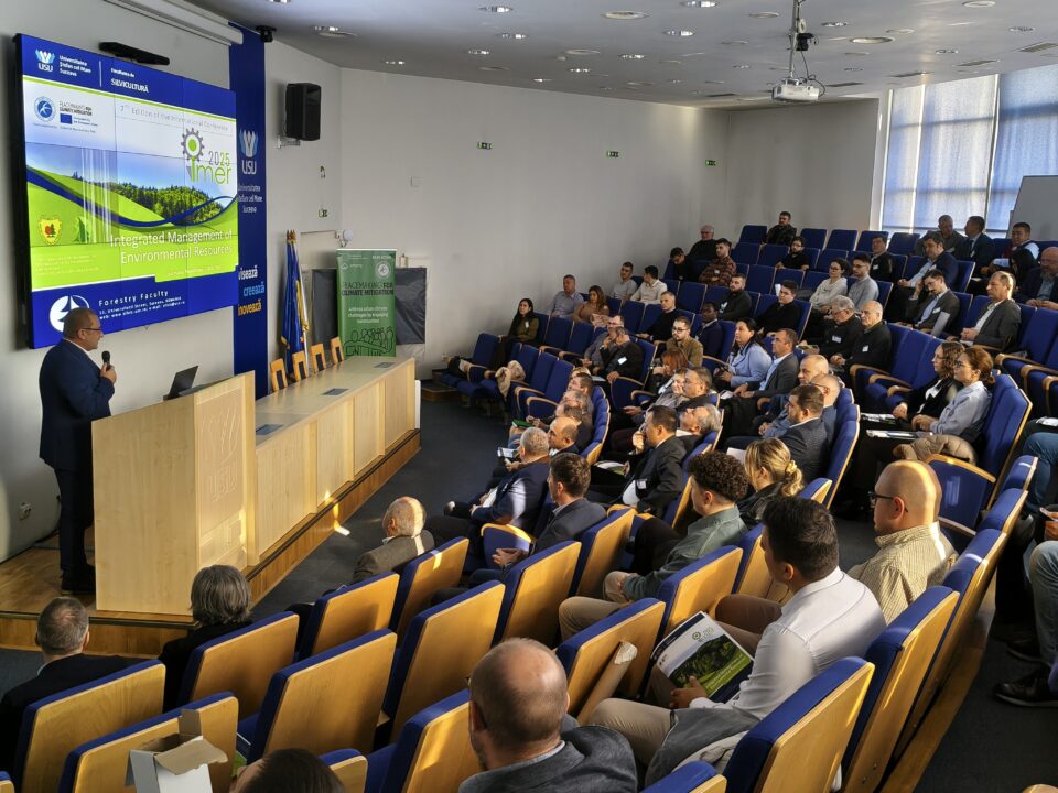 Adaptarea pădurilor la schimbările climatice, discutată la USV, la conferința internațională privind gestionarea resurselor de mediu Adaptarea pădurilor la schimbările climatice, discutată la USV, la conferința internațională privind gestionarea resurselor de mediu