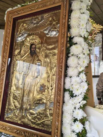 Procesiune religioasă pe străzile din Ițcani, de Mihail și Gavriil, la hramul parohiei „Sf. Arhangheli”