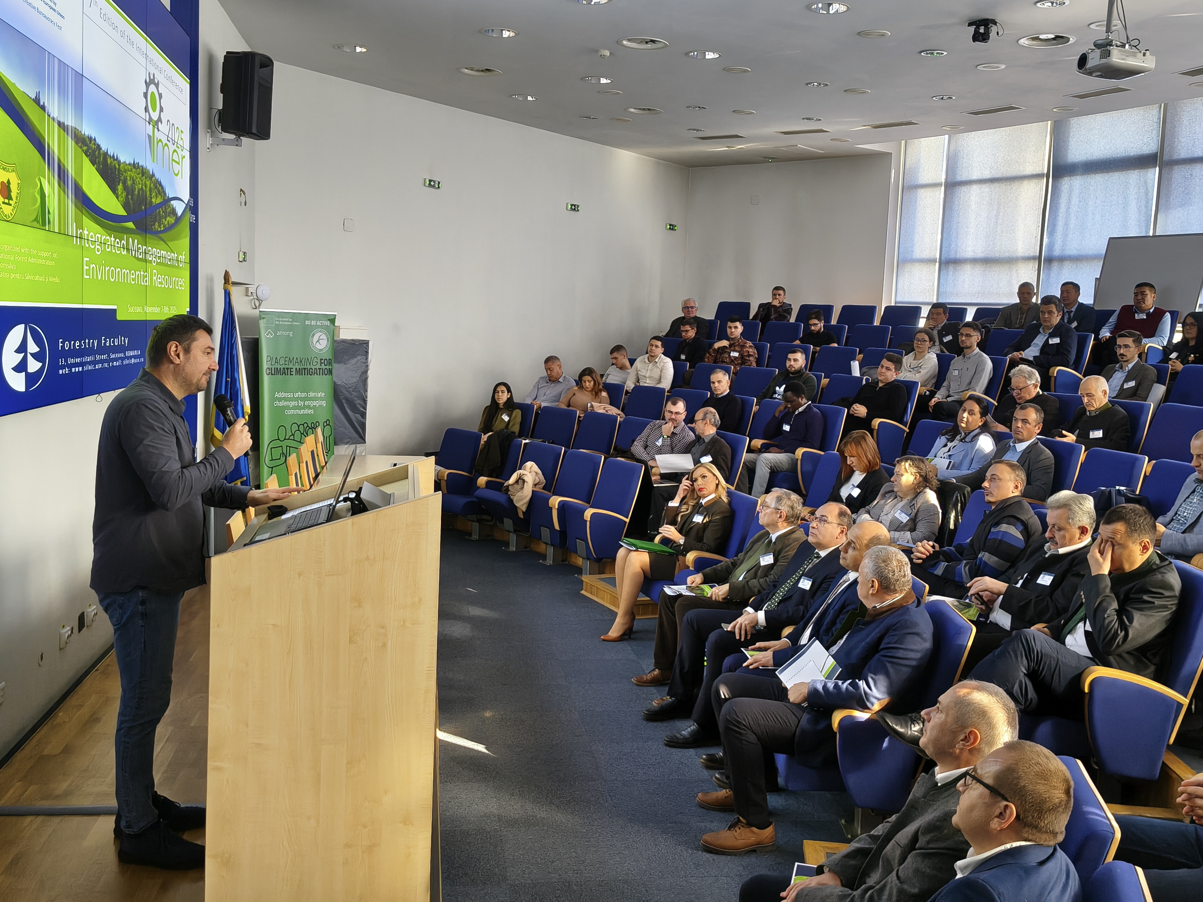 Adaptarea pădurilor la schimbările climatice, discutată la USV, la conferința internațională privind gestionarea resurselor de mediu