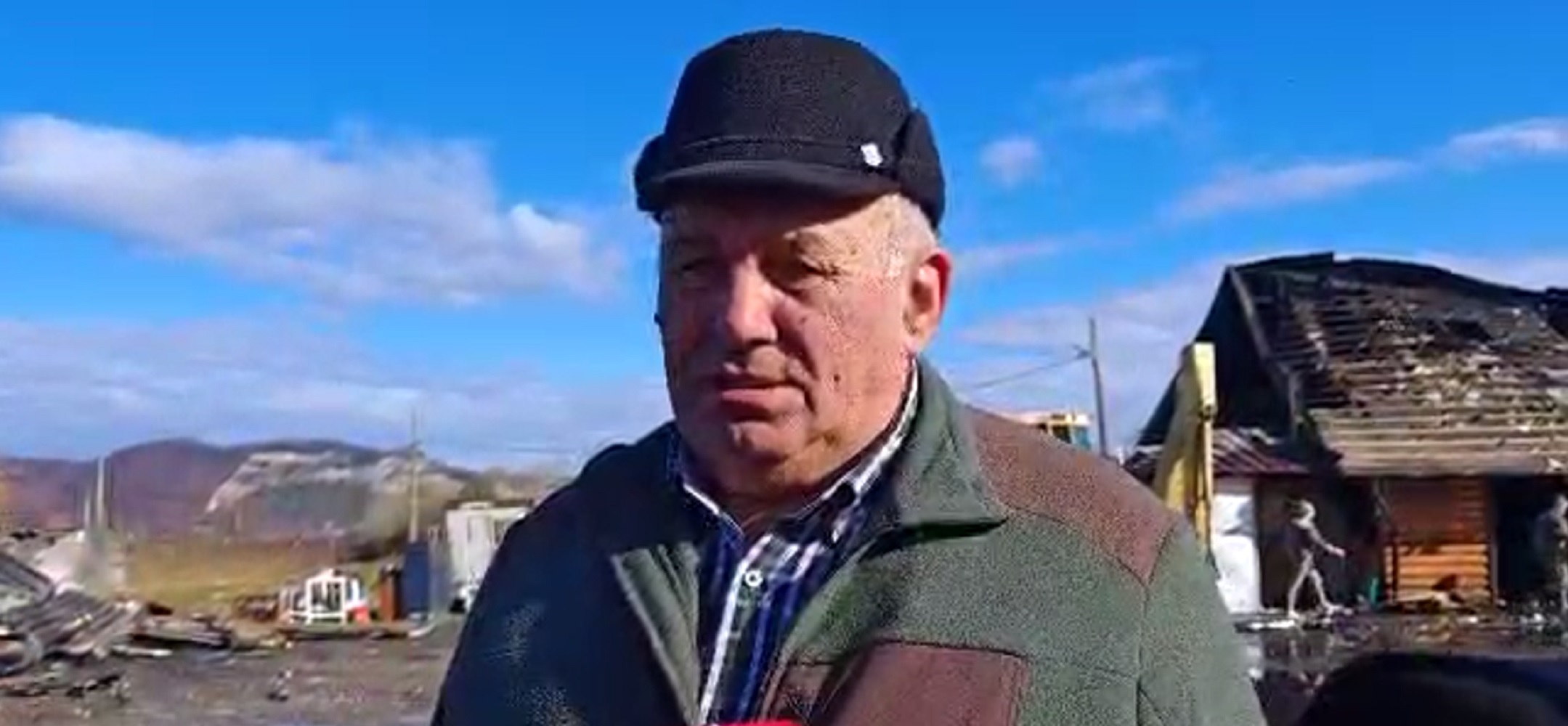 Un turist a murit după ce pensiunea în care era cazat a luat foc